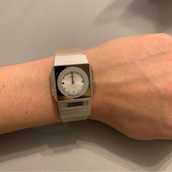 Vintage New Old Stock Casio analog/digital watch. - Picture 4 of 6